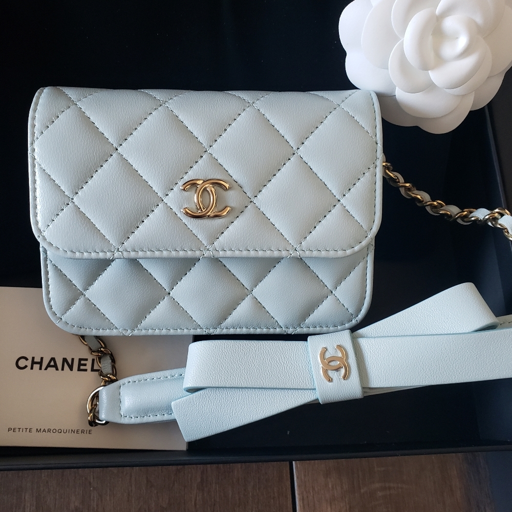 3️⃣1️⃣0️⃣0️⃣ CHANEL Clutch with chain, Blue, Light ghw, pretty bow on strap